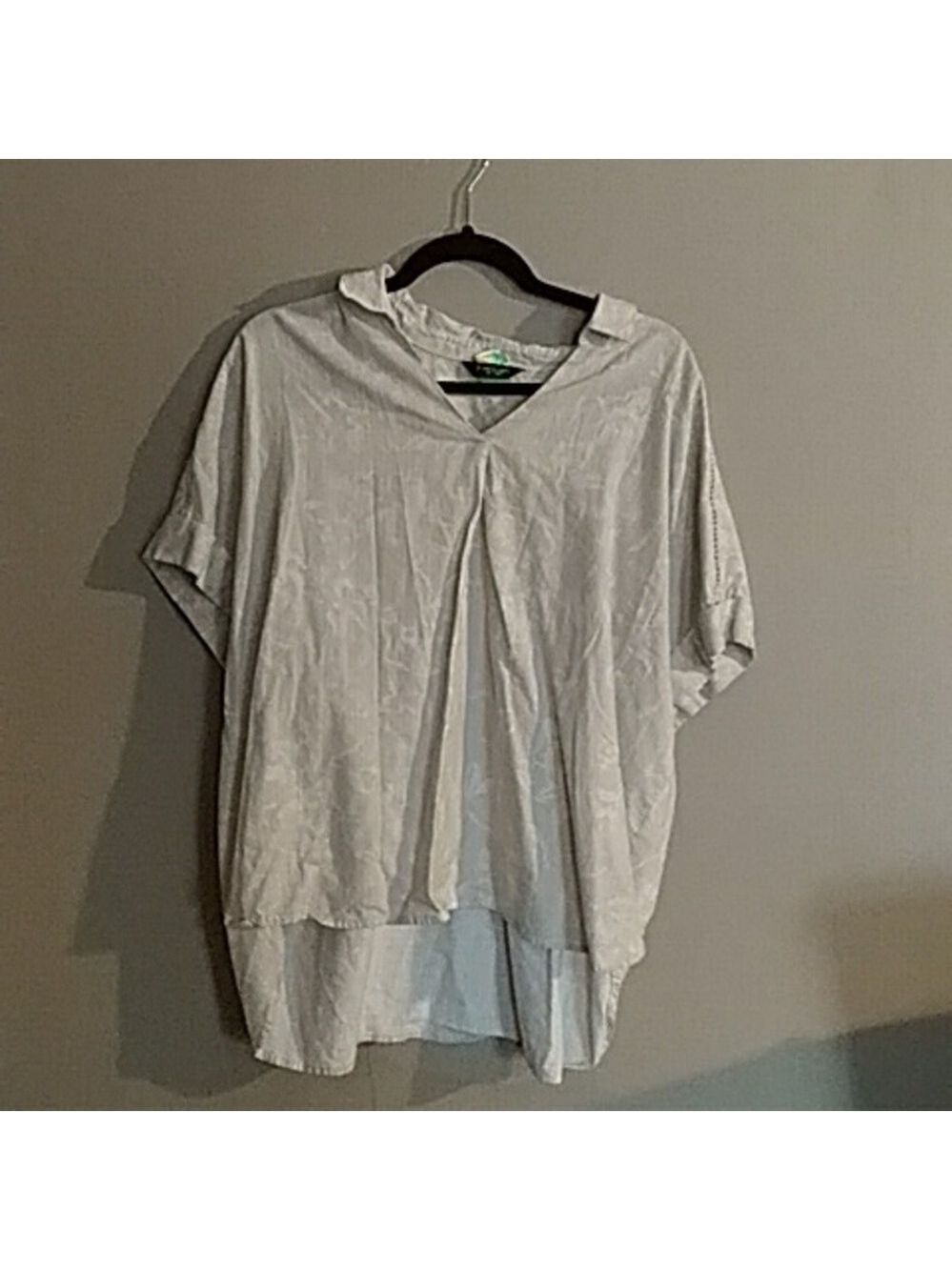 Denver Hayes shirt size xl
